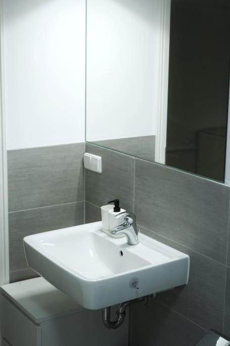 Central, Cozy & Beautiful Designed 2-rooms Apt. Near River * Berlin