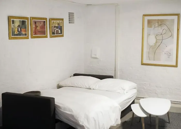 Central, Cozy & Beautiful Designed 2-Rooms Apt. Near River