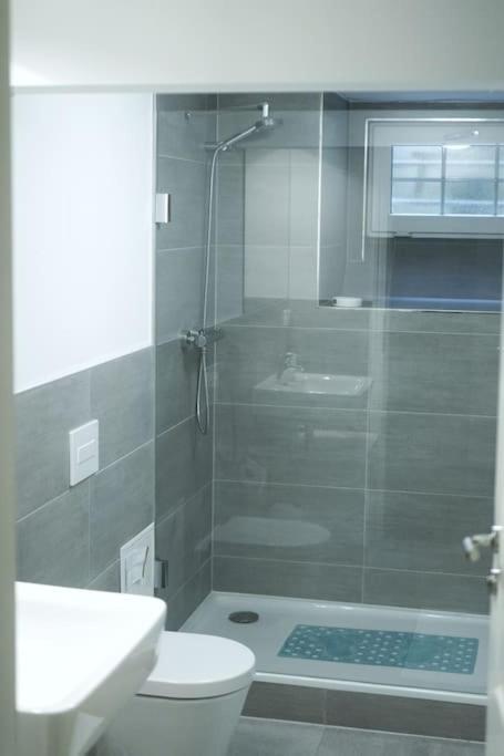 Central, Cozy & Beautiful Designed 2-rooms Apt. Near River Appartamento