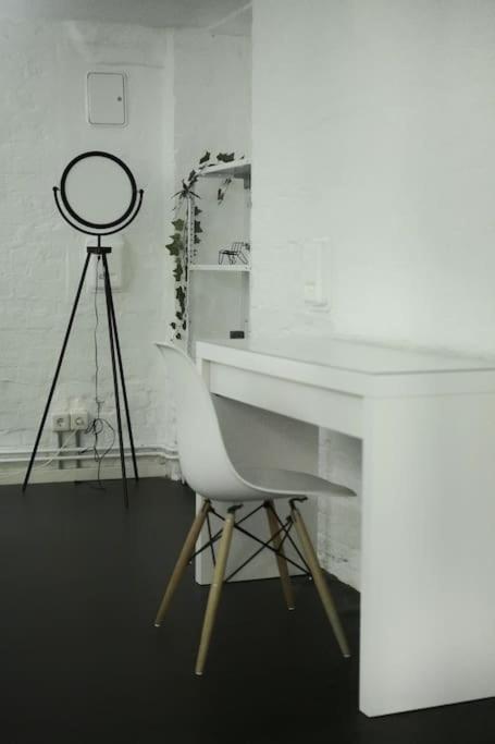 Central, Cozy & Beautiful Designed 2-rooms Apt. Near River Berlino