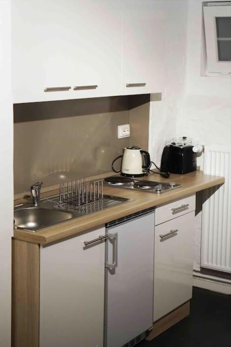 Appartamento Central, Cozy & Beautiful Designed 2-rooms Apt. Near River